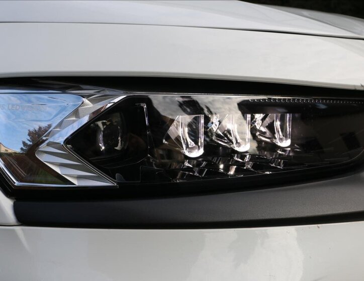 DS Automobiles DS7 Crossback Kombi 2,0 l 130 kw