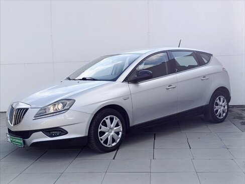 Lancia Delta Hatchback 1,6 l 88 kw