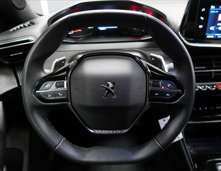 Peugeot 2008 Hatchback 1,2 l 96 kw