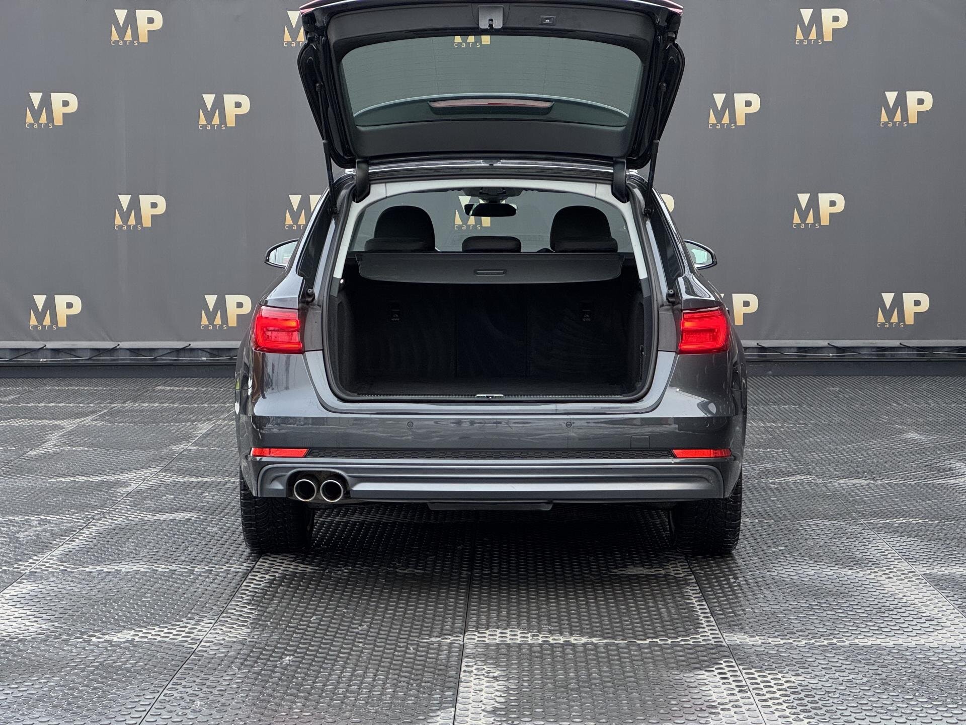 Audi A4 Kombi 2,0 l 140 kw