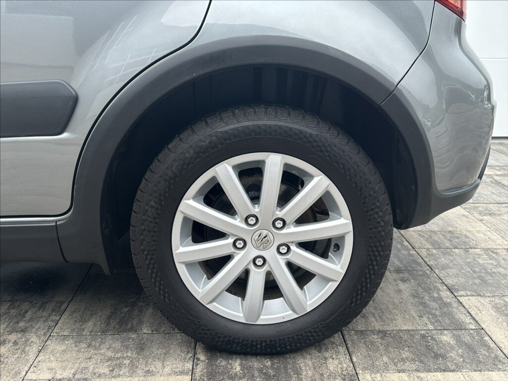 Suzuki SX4 Hatchback 2,0 l 99 kw