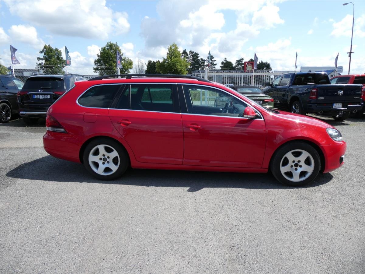 Volkswagen Golf Kombi 1,6 l 77 kw