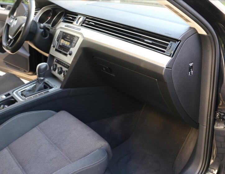 Volkswagen Passat Sedan 2,0 l 110 kw