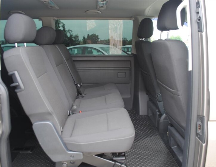 Volkswagen Caravelle 21