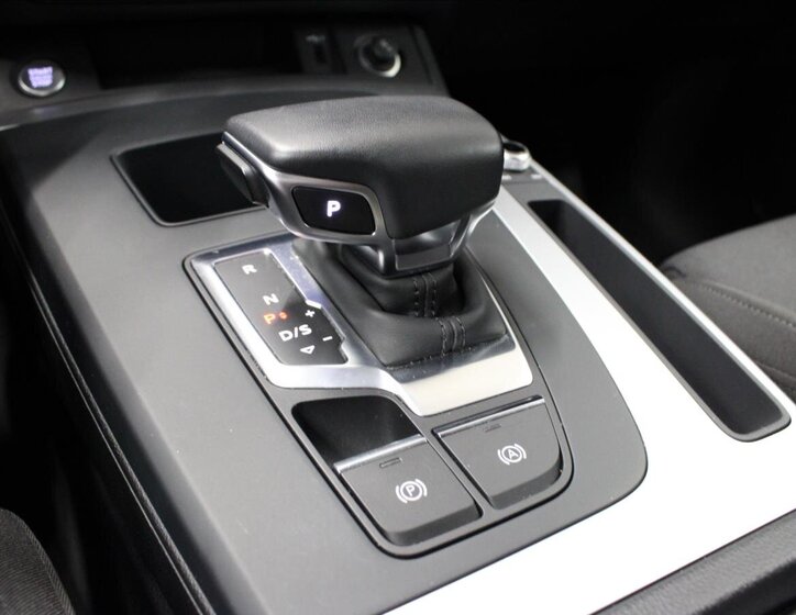 Audi Q5 SUV / Terénní 2,0 l 120 kw