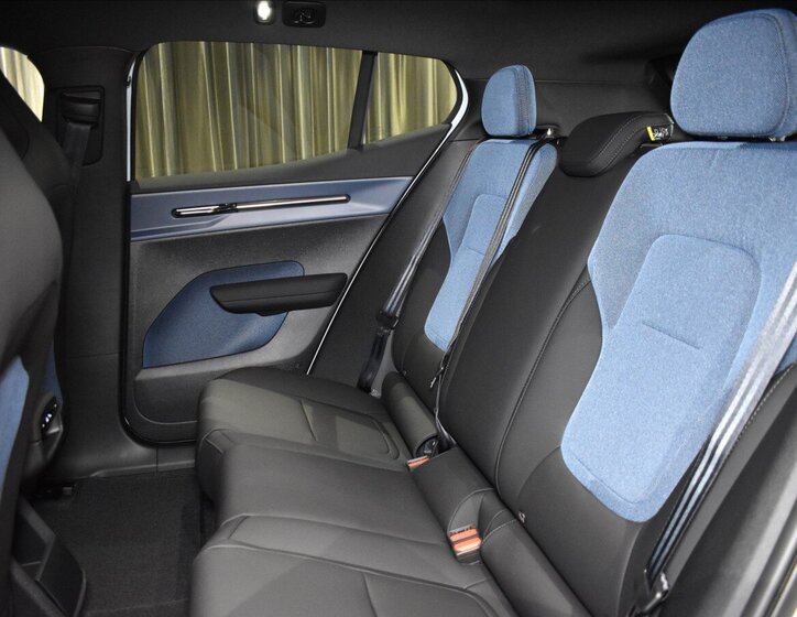 Volvo EX30 SUV / Terénní 0,0 315 kw