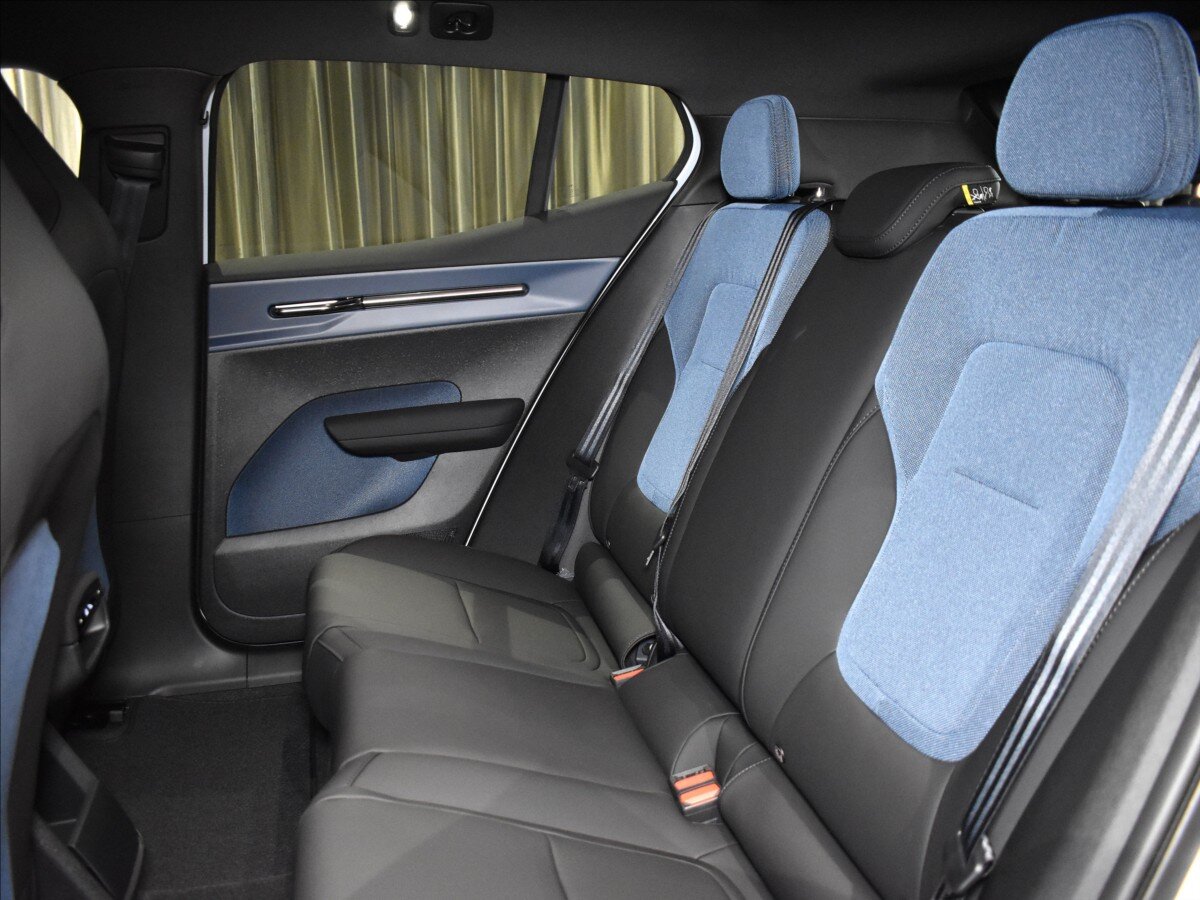 Volvo EX30 SUV / Terénní 0,0 315 kw