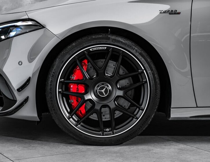 Mercedes-Benz Třídy A Hatchback 2,0 l 310 kw