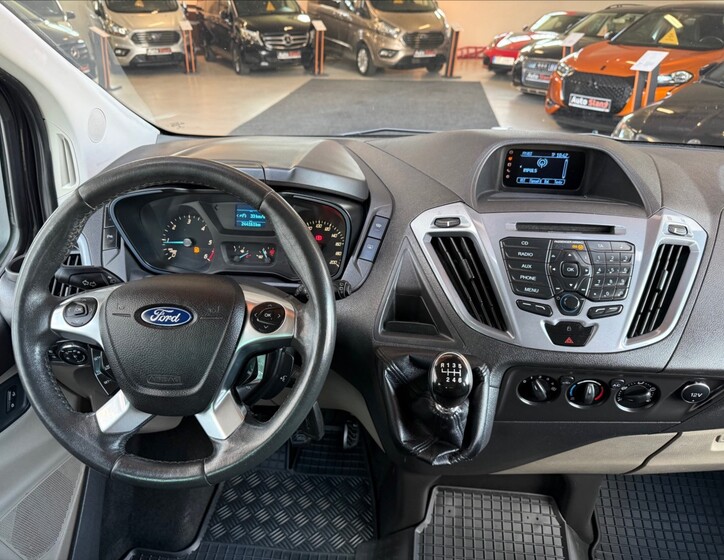 Ford Tourneo Custom 14