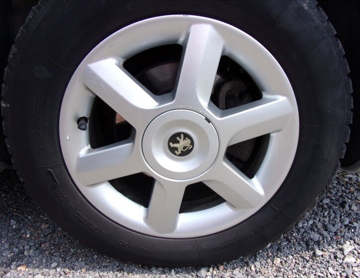 Peugeot 807 MPV 2,0 l 100 kw