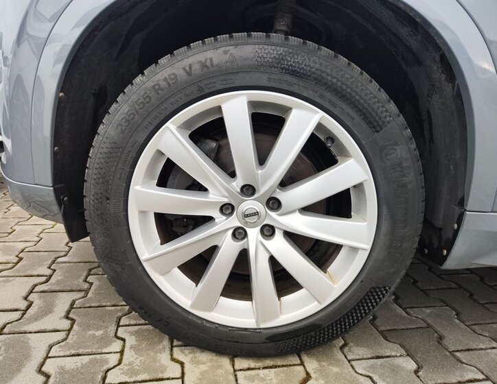 Volvo XC90 SUV 2,0 l 173 kw