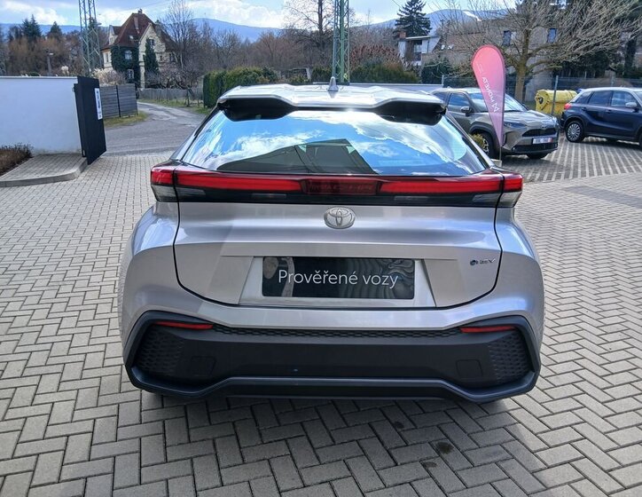 Toyota C-HR SUV / Terénní 1,8 l 72 kw