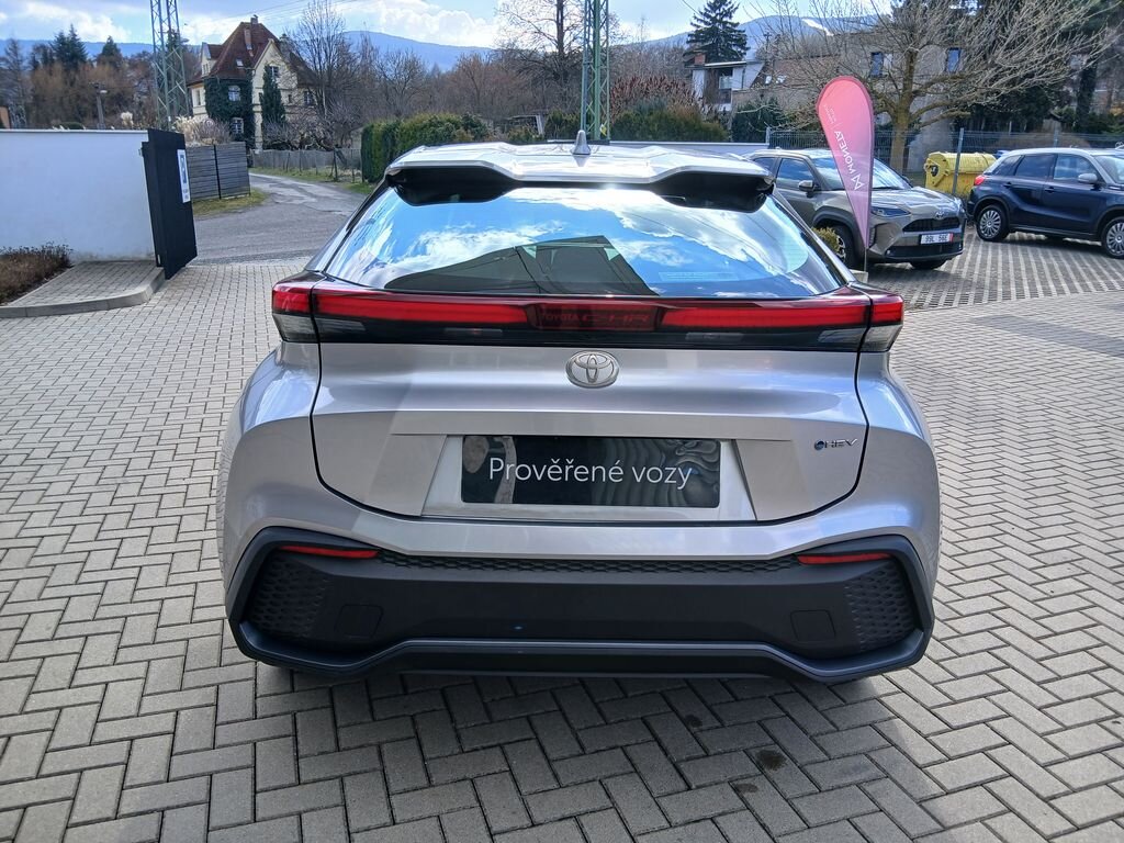 Toyota C-HR SUV / Terénní 1,8 l 72 kw