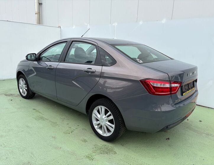 Lada Vesta 4