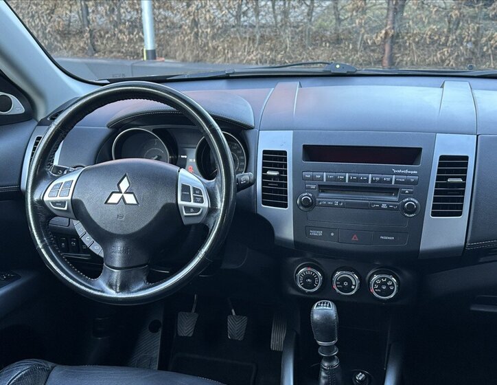 Mitsubishi Outlander SUV / Terénní 2,3 l 130 kw