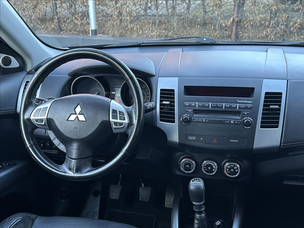 Mitsubishi Outlander SUV / Terénní 2,3 l 130 kw