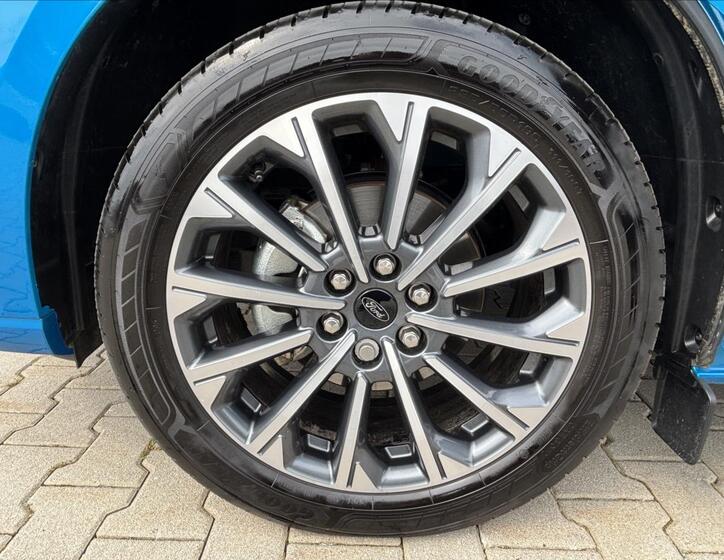 Ford Tourneo Custom 9