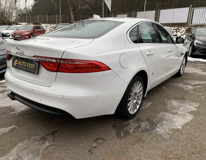 Jaguar XF Sedan 2,0 l 132 kw