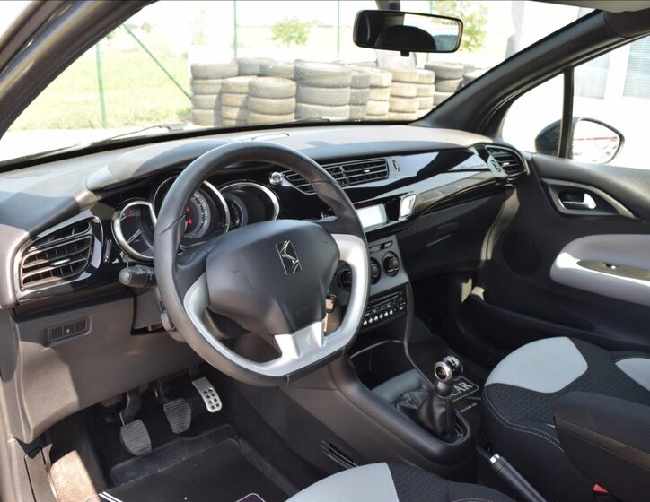 Citroën DS3 Hatchback 1,2 l 60 kw