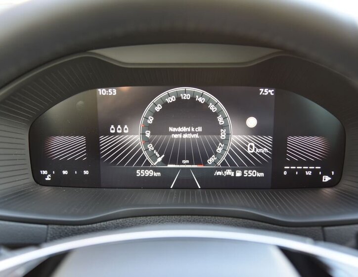 Škoda Karoq SUV 1,5 l 110 kw