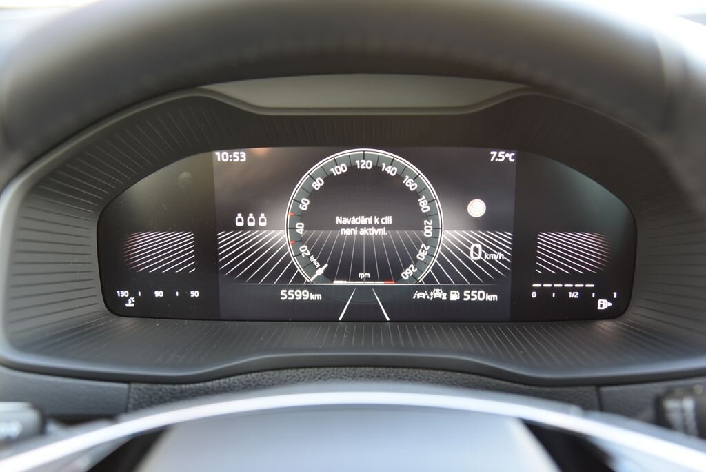 Škoda Karoq SUV 1,5 l 110 kw