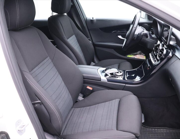 Mercedes-Benz Třídy C Kombi 2,1 l 100 kw