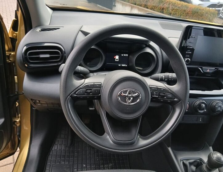 Toyota Yaris Cross 18