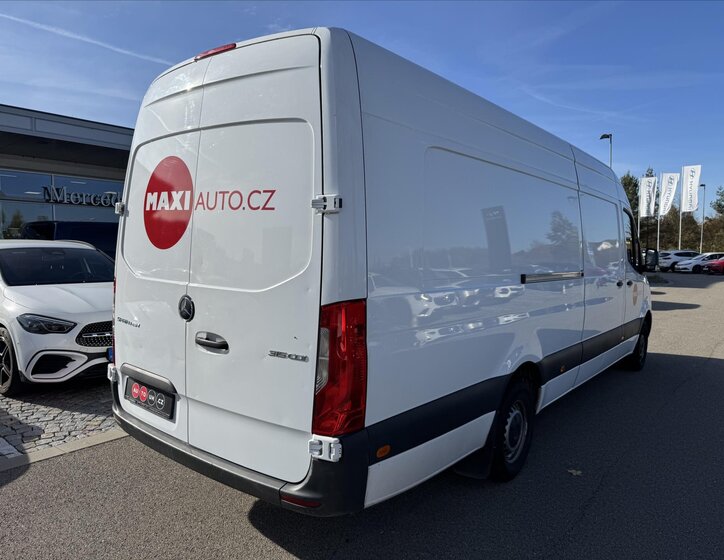 Mercedes-Benz Sprinter 12