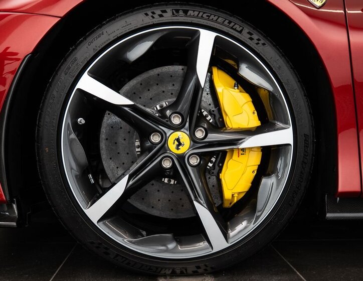 Ferrari SF90 Kabriolet 4,0 l 736 kw