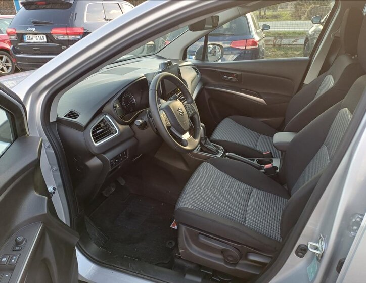 Suzuki S-Cross SUV / Terénní 1,4 l 81 kw