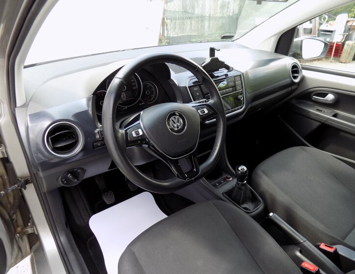 Volkswagen up! 12