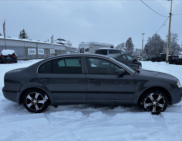 Škoda Superb Sedan 2,0 l 103 kw