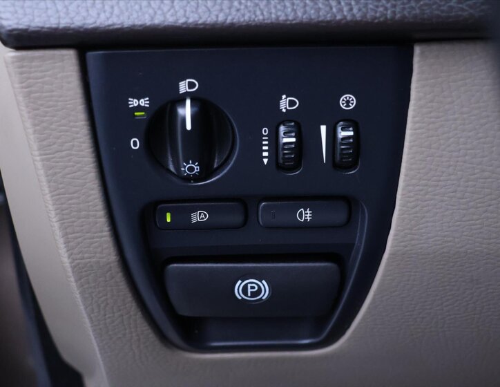 Volvo XC90 SUV / Terénní 2,4 l 147 kw