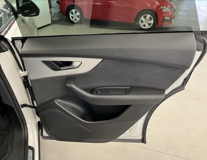 Audi Q8 SUV / Terénní 3,0 l 210 kw