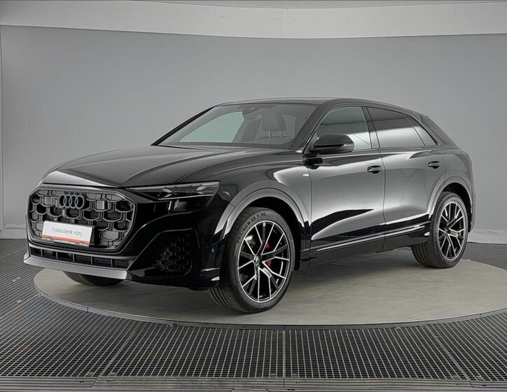 Audi Q8 SUV / Terénní 3,0 l 210 kw