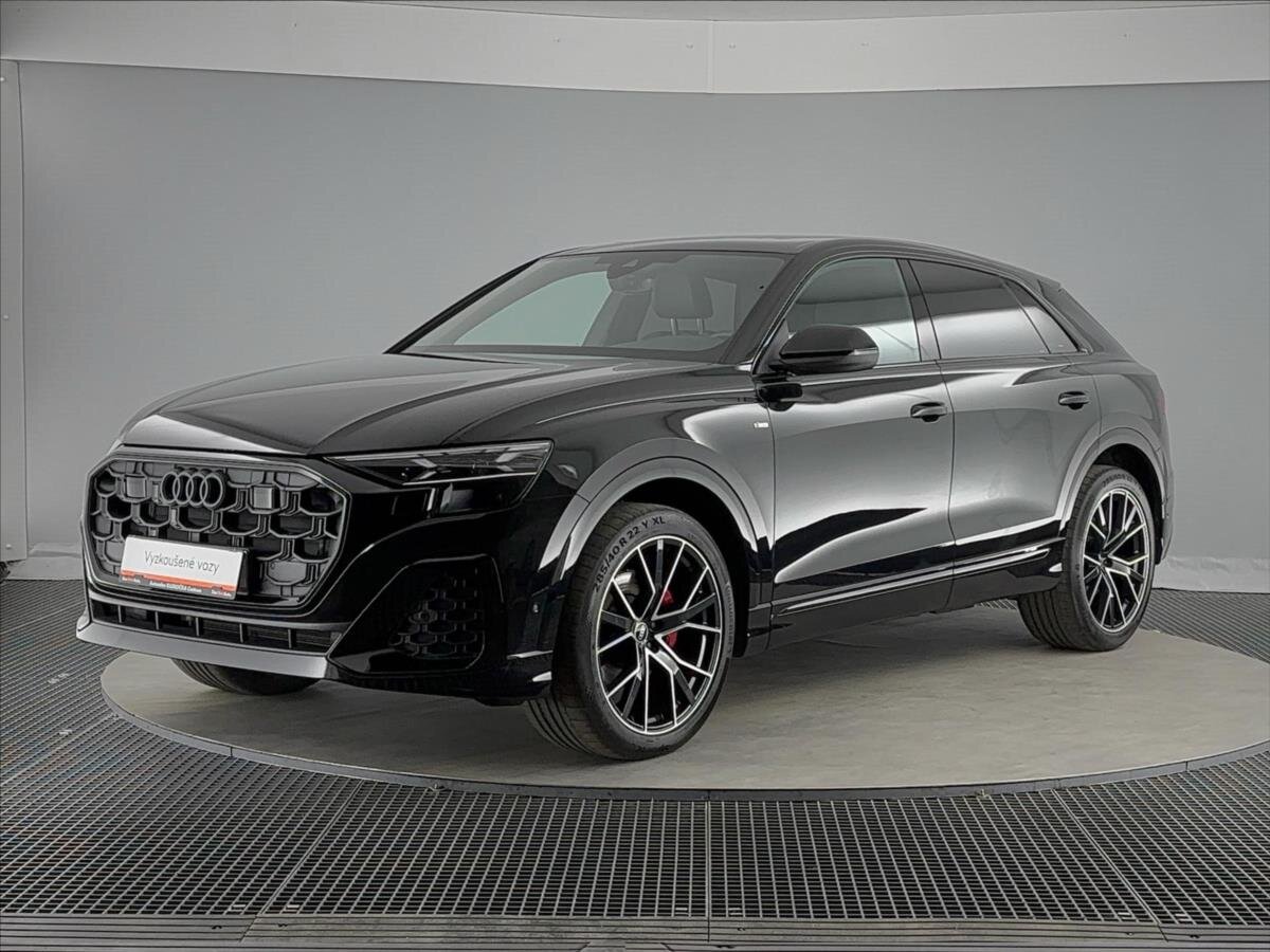 Audi Q8 SUV / Terénní 3,0 l 210 kw