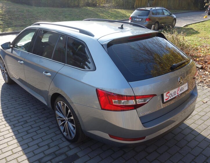 Škoda Superb 13