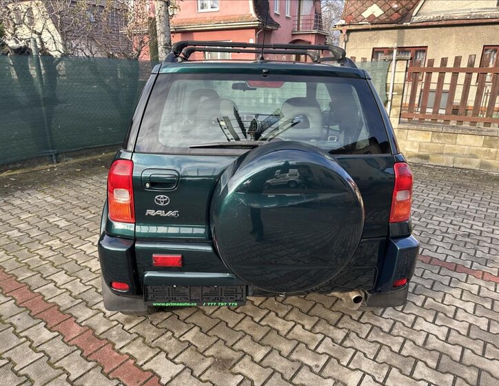 Toyota RAV4 SUV / Terénní 2,0 l 110 kw