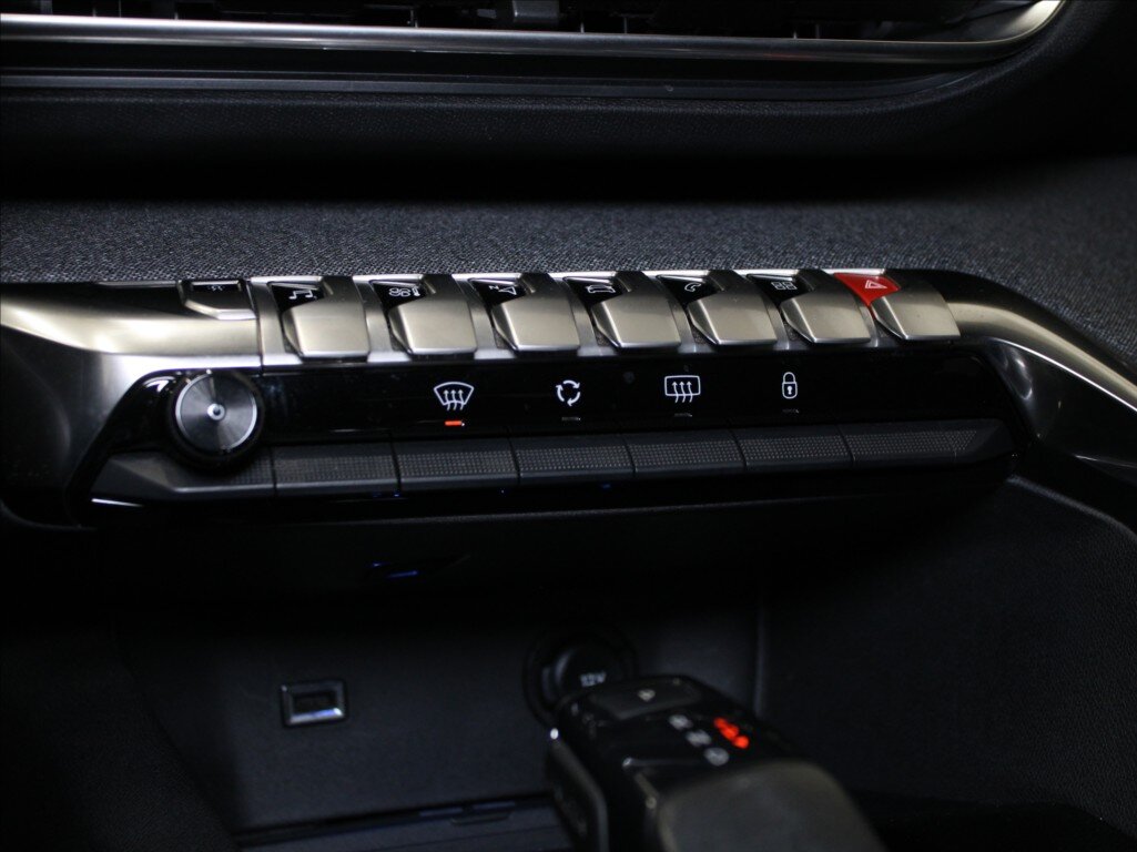 Peugeot 3008 SUV / Terénní 1,2 l 96 kw