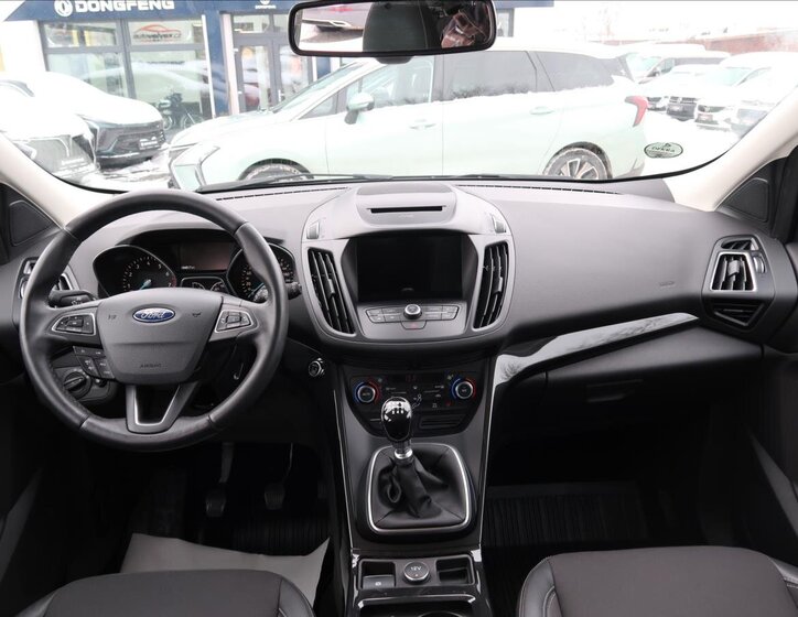 Ford Kuga SUV 1,5 l 110 kw