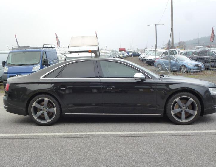 Audi A8 4