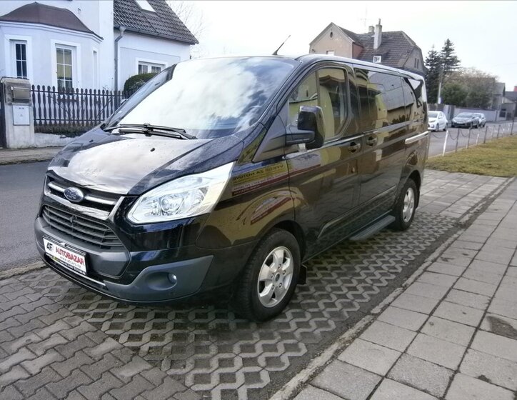 Ford Tourneo Custom Kombi 2,0 l 96 kw