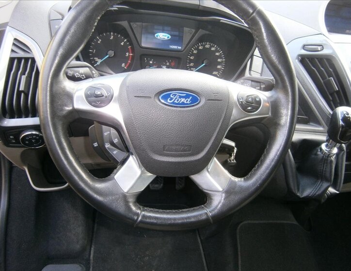 Ford Tourneo Custom 16