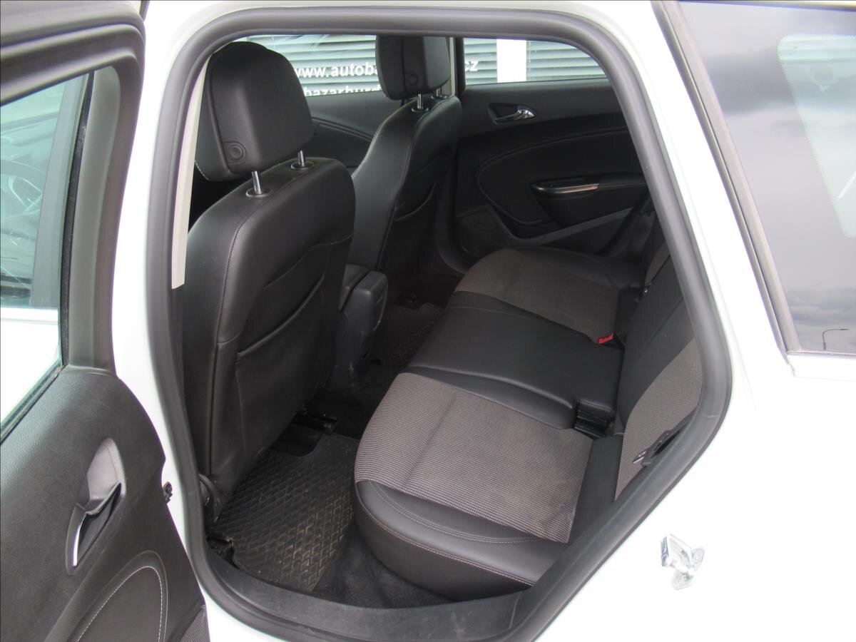 Opel Astra Kombi 2,0 l 121 kw