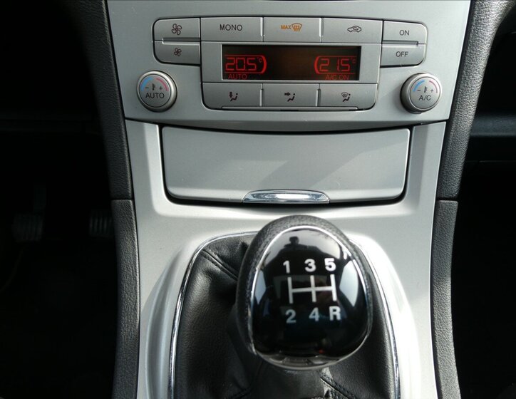 Ford S-MAX MPV 2,0 l 107 kw