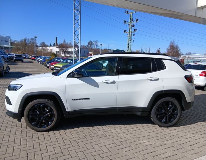 Jeep Compass SUV / Terénní 1,5 l 96 kw