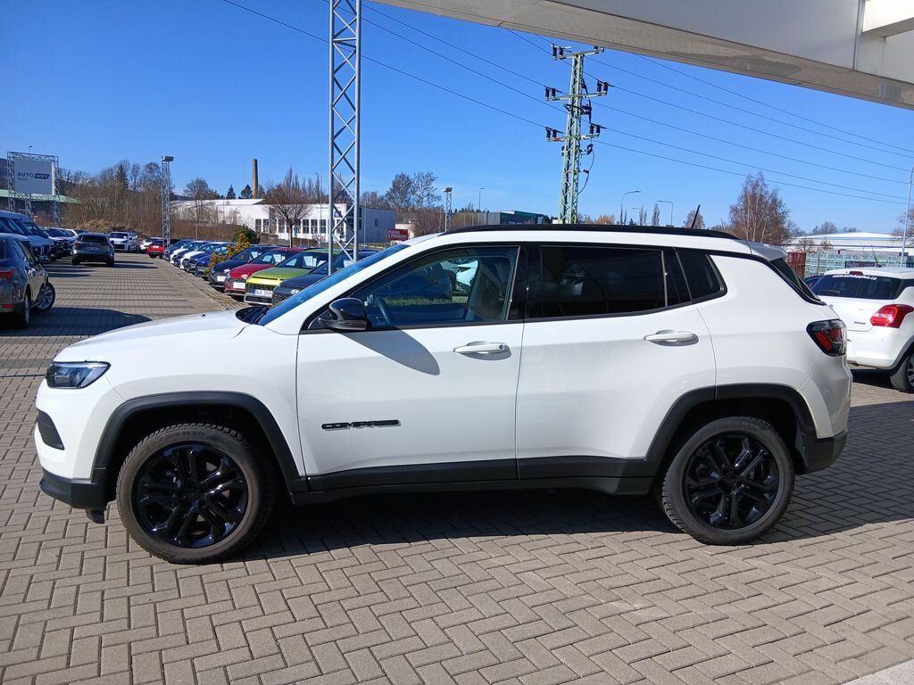 Jeep Compass SUV / Terénní 1,5 l 96 kw