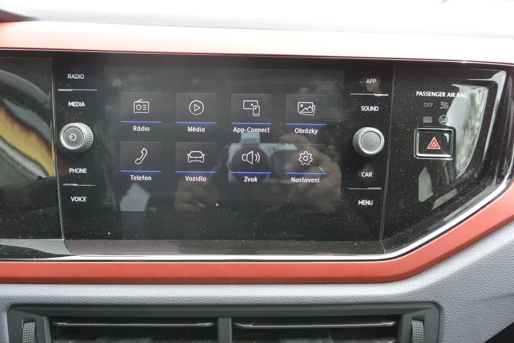 Volkswagen Polo Hatchback 999,0 70 kw
