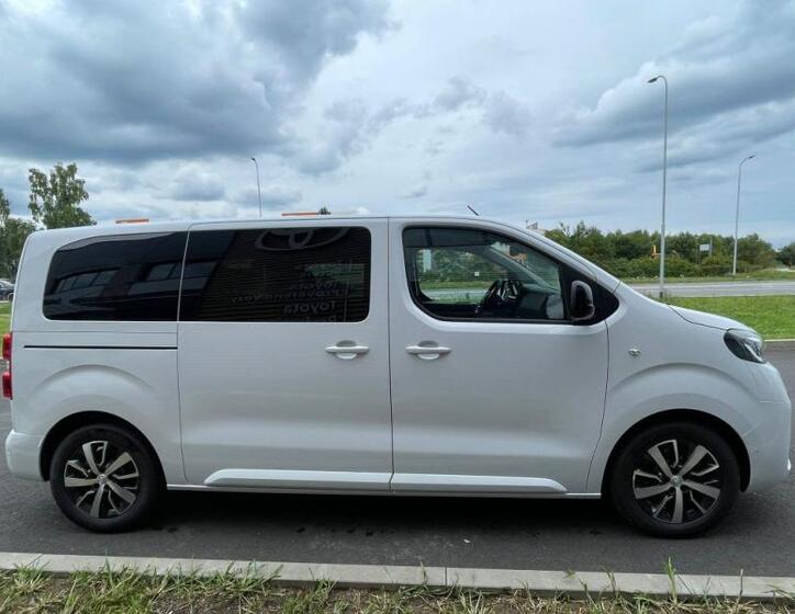Toyota ProAce Verso 10