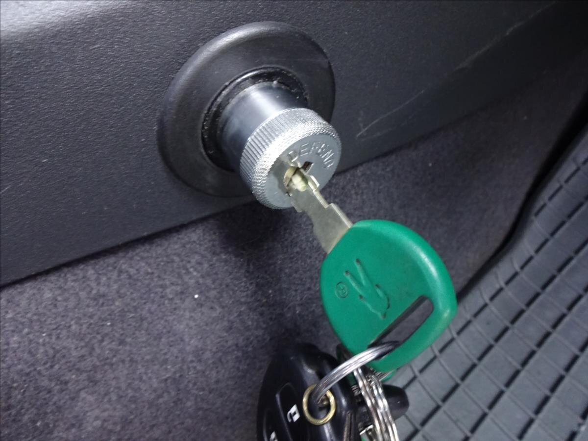 Toyota Auris Hatchback 1,3 l 74 kw